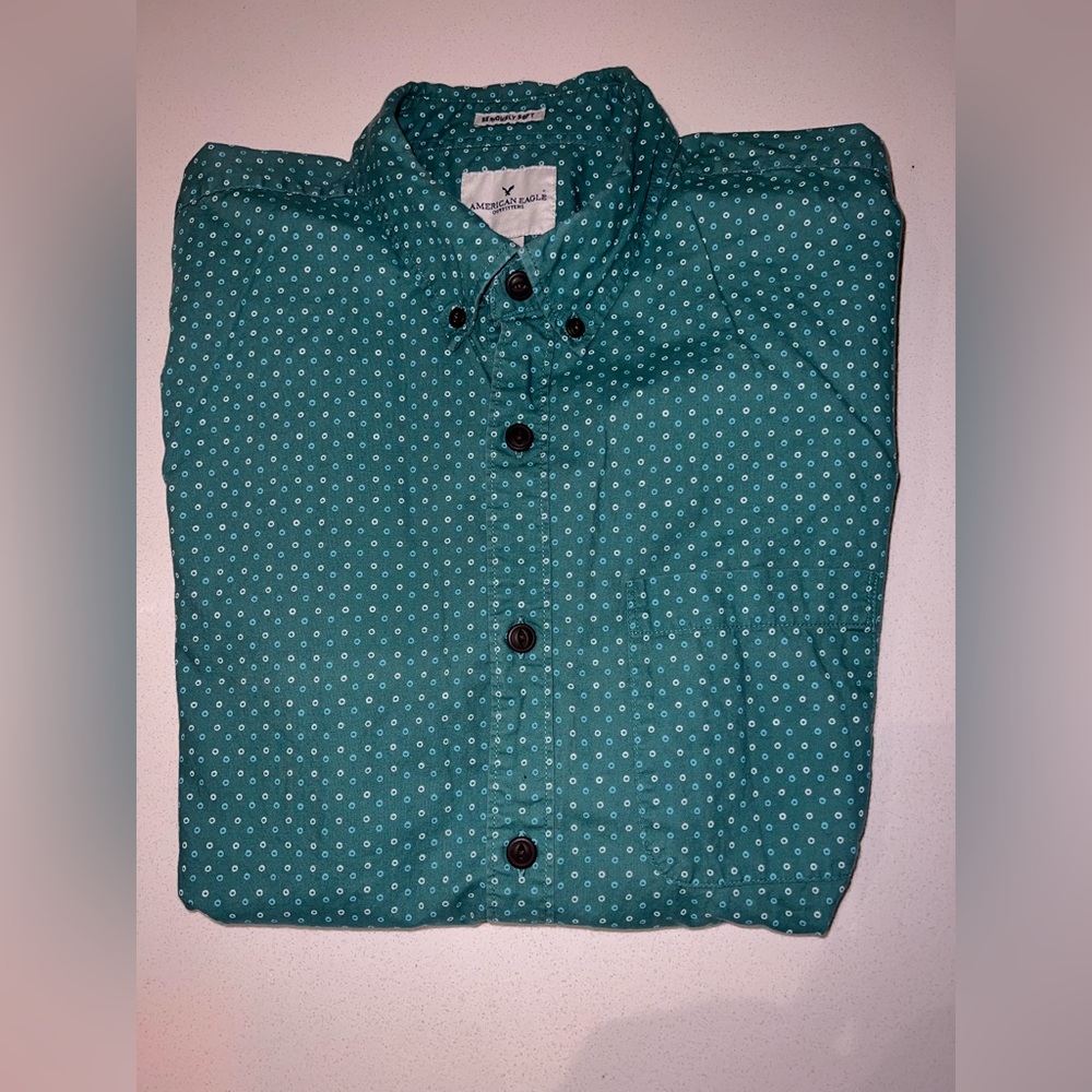 American eagle - Green spotted short sleeve button up - Size Large